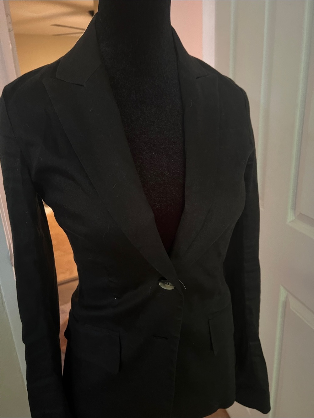 Classic Black Single-Button Women's Blazer
